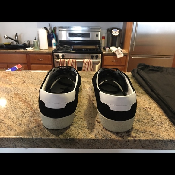 Saint Lauren leather low top sneakers - Picture 4 of 8